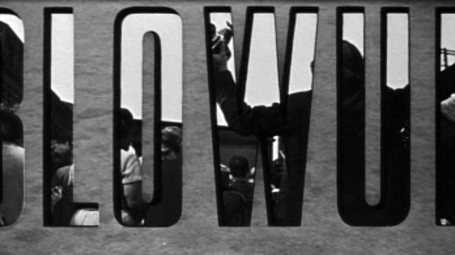 Hybridations de la page  et du champ dans les  génériques de films :  L’exemple du collage