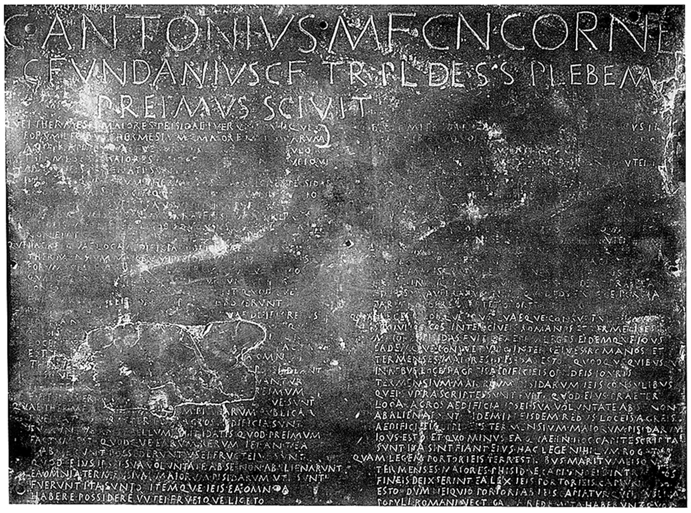 L’écriture publique  du pouvoir : l’exemple  du monde romain